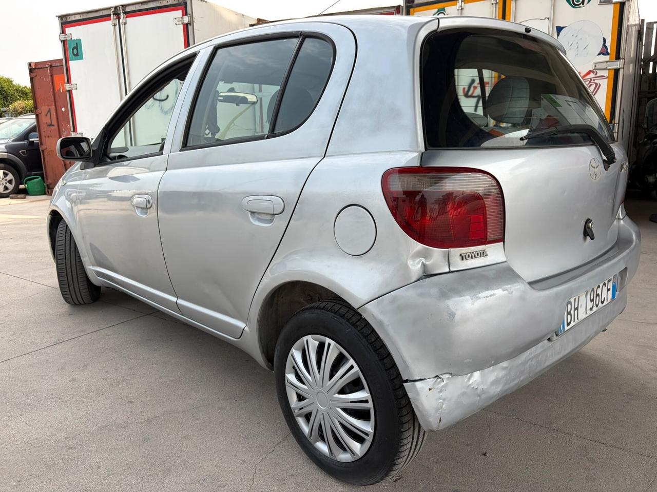 Toyota Yaris 1.0i 16V cat 5 porte Sol
