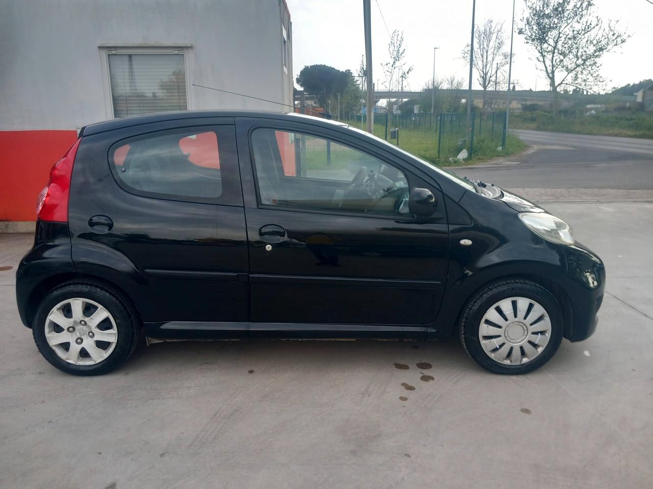 Peugeot 107 1.0 68CV 5p. Desir km 152000