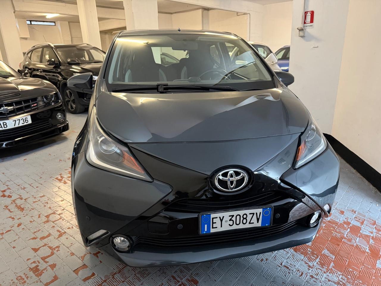 Toyota Aygo 1.0 VVT-i 69 CV 5 porte x-play