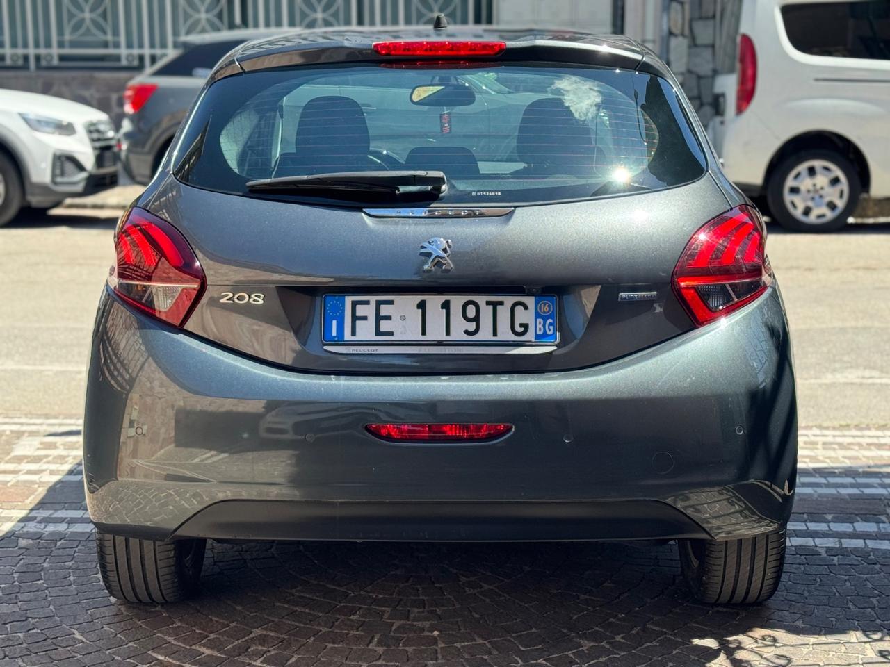 Peugeot 208 PureTech 82 5 porte Allure