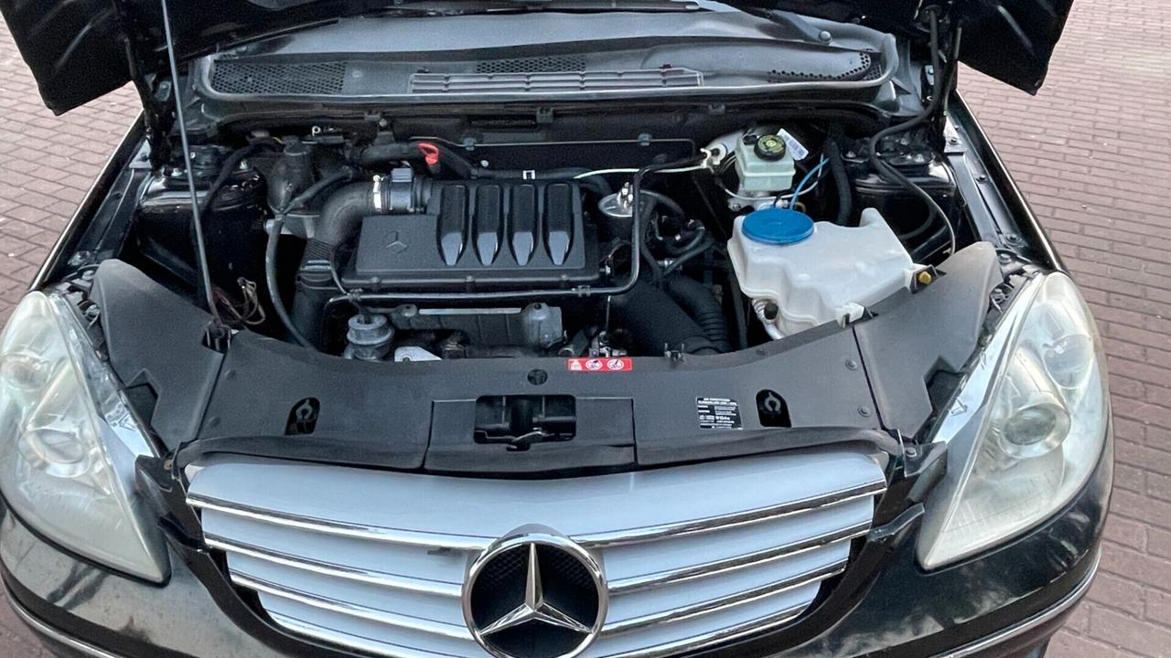 Mercedes classe b200 cdi tetto panoramico,cerchi da 17, pelle,comandi al volante