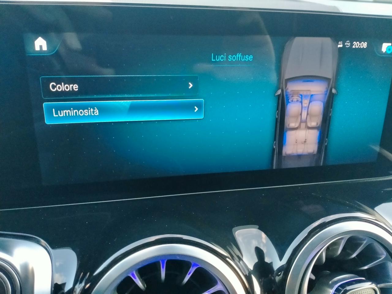 Mercedes-Benz GLB 180 D LED / TETTO APRIBILE /LUCI AMBIENT SOFFUSE / DISPLAY MAXI /AUT.8M.