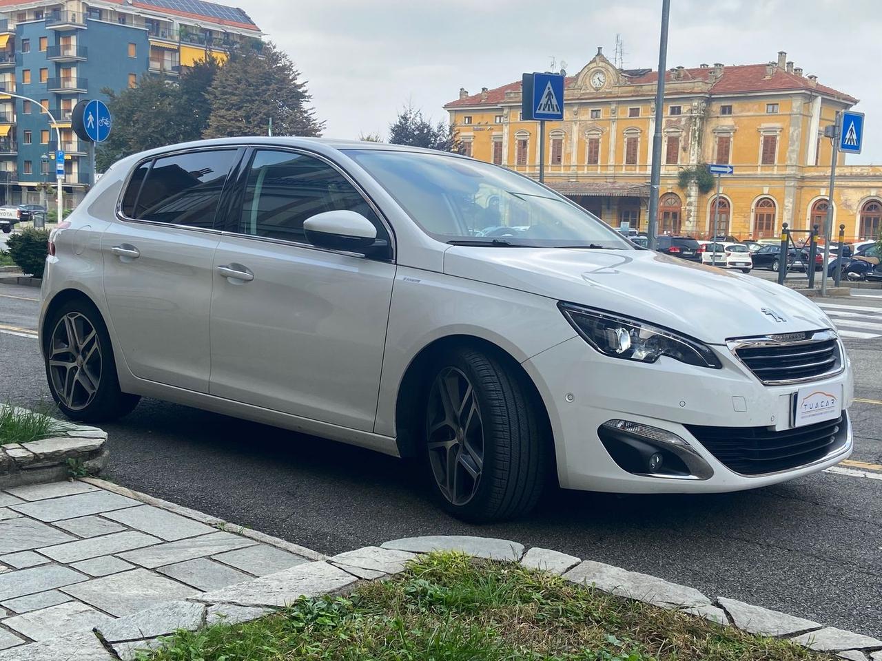 Peugeot 308 Allure 2.0 Blue HDI 150