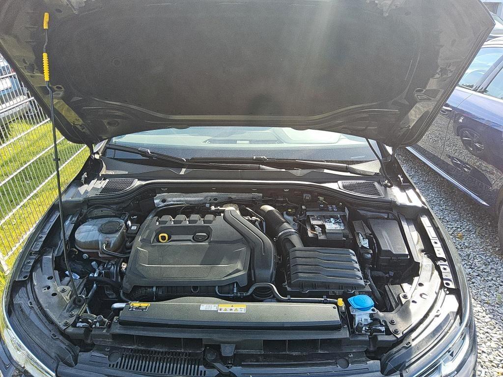 Volkswagen Golf 1.5 eTSI 150 CV ACT DSG R-Line