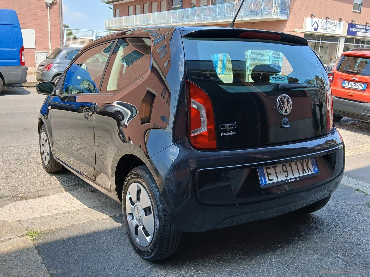VOLKSWAGEN 1.0 3p. move up!