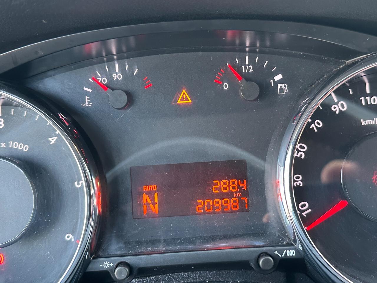 Peugeot 3008 1.6 HDi 110CV cambio robotizzato