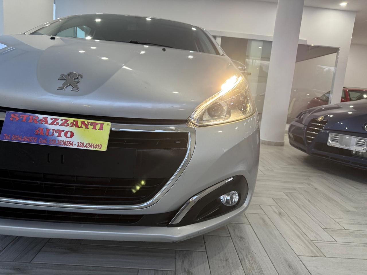 Peugeot 208 1.2 VTI 82 5P Allure STYLE+NAVI/LED2017