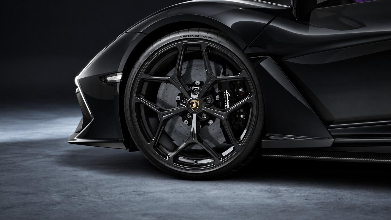 Lamborghini Revuelto 6.5 V12 hpev e-dct