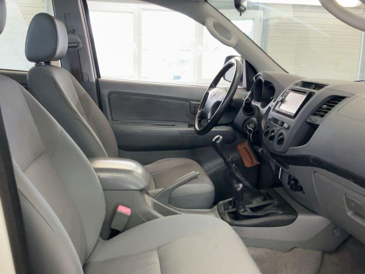 Toyota Hilux 2.5 D-4D 4WD 4p. Double Cab 4x4