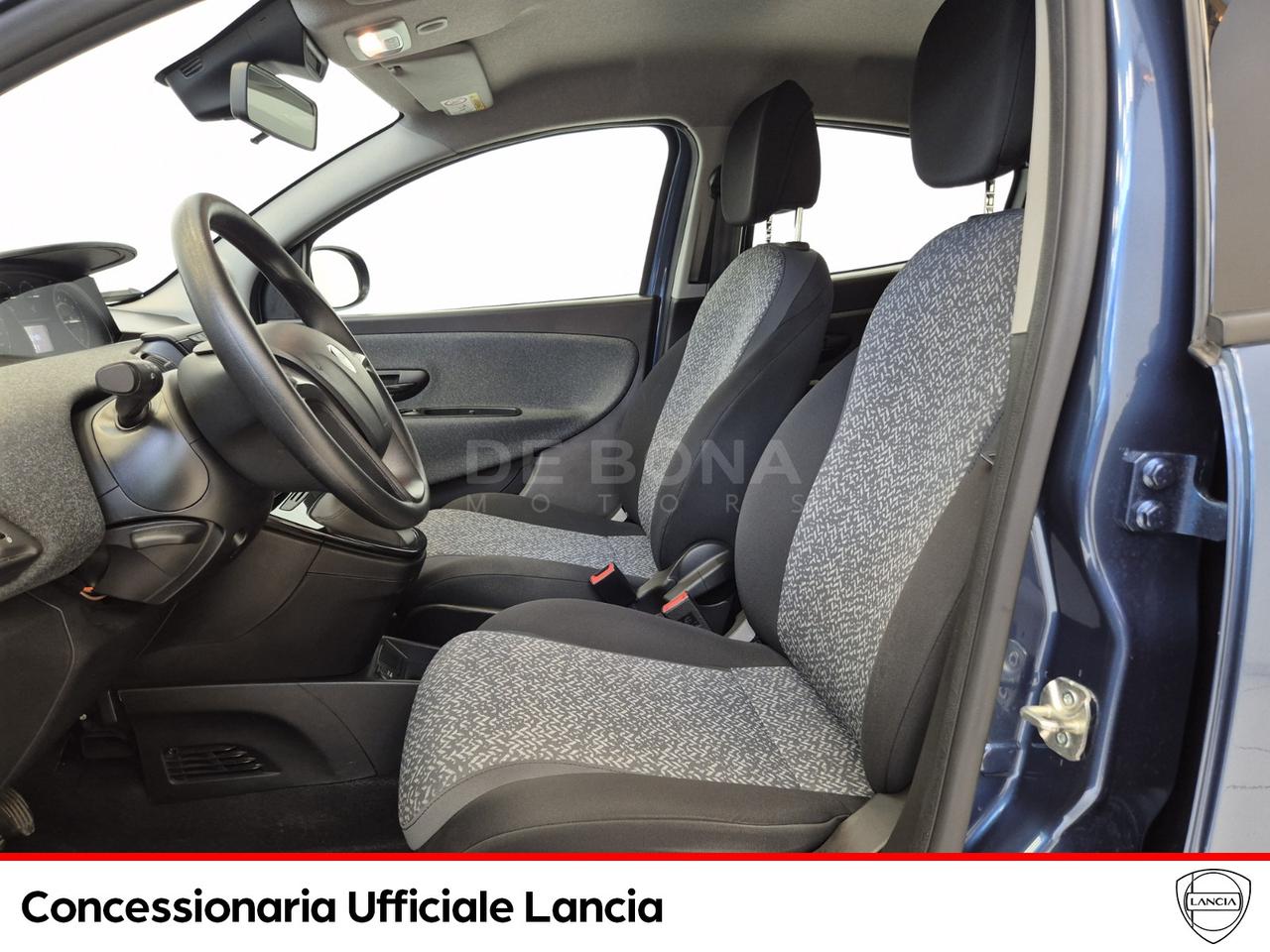 Lancia Ypsilon 1.0 firefly hybrid silver s&s 70cv 5p.ti