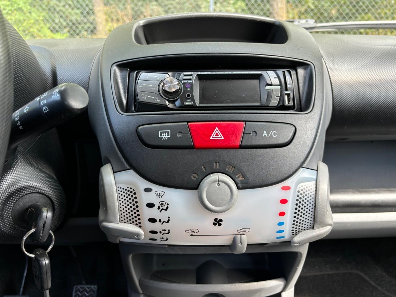 Toyota Aygo 1.0 12V VVT-i 3P Sol NEOPATENTATI