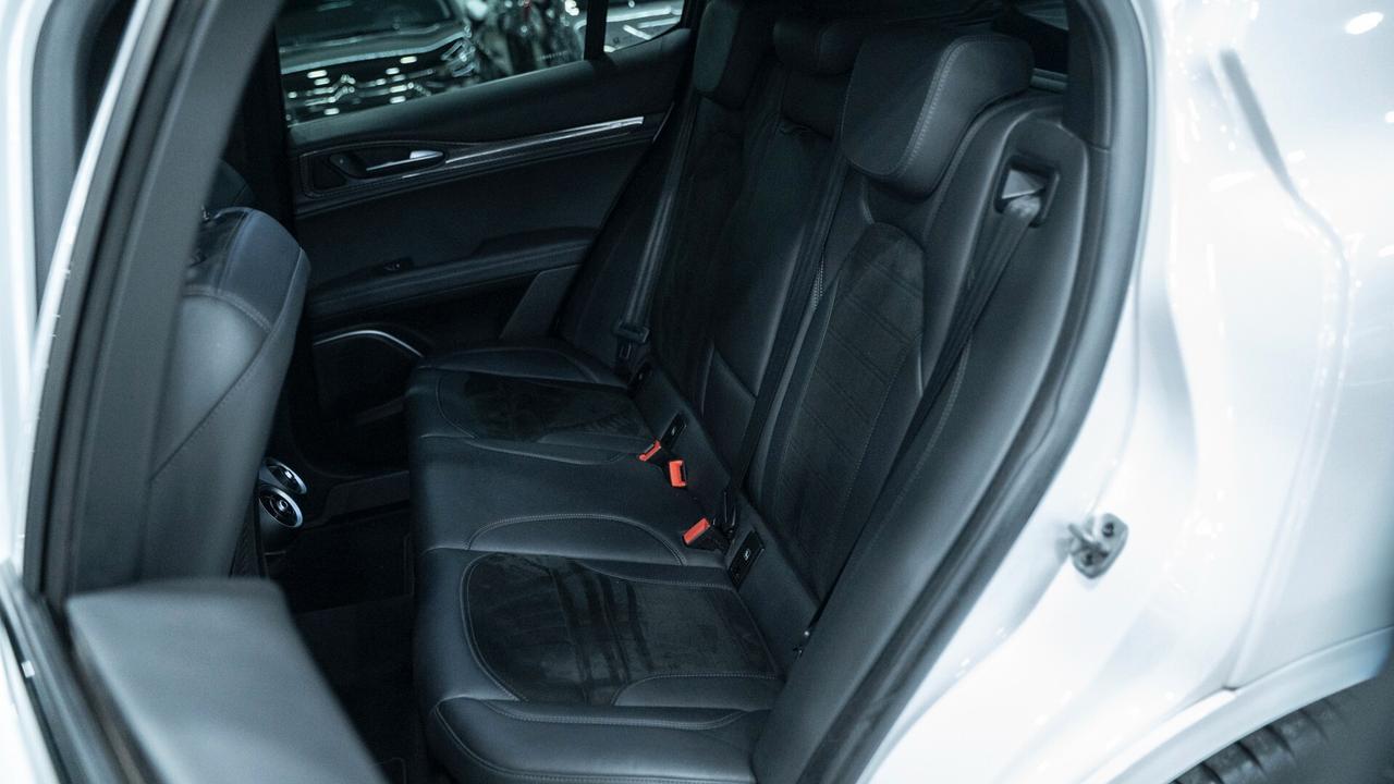 Alfa Romeo Stelvio VELOCE 2.2 Ti Q4 210 CV 20" CARBON AUTO XENO FULL