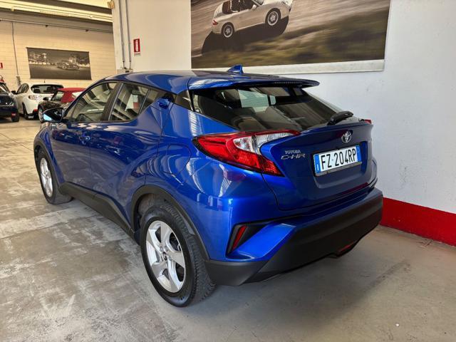 TOYOTA C-HR 1.8 Hybrid E-CVT Business