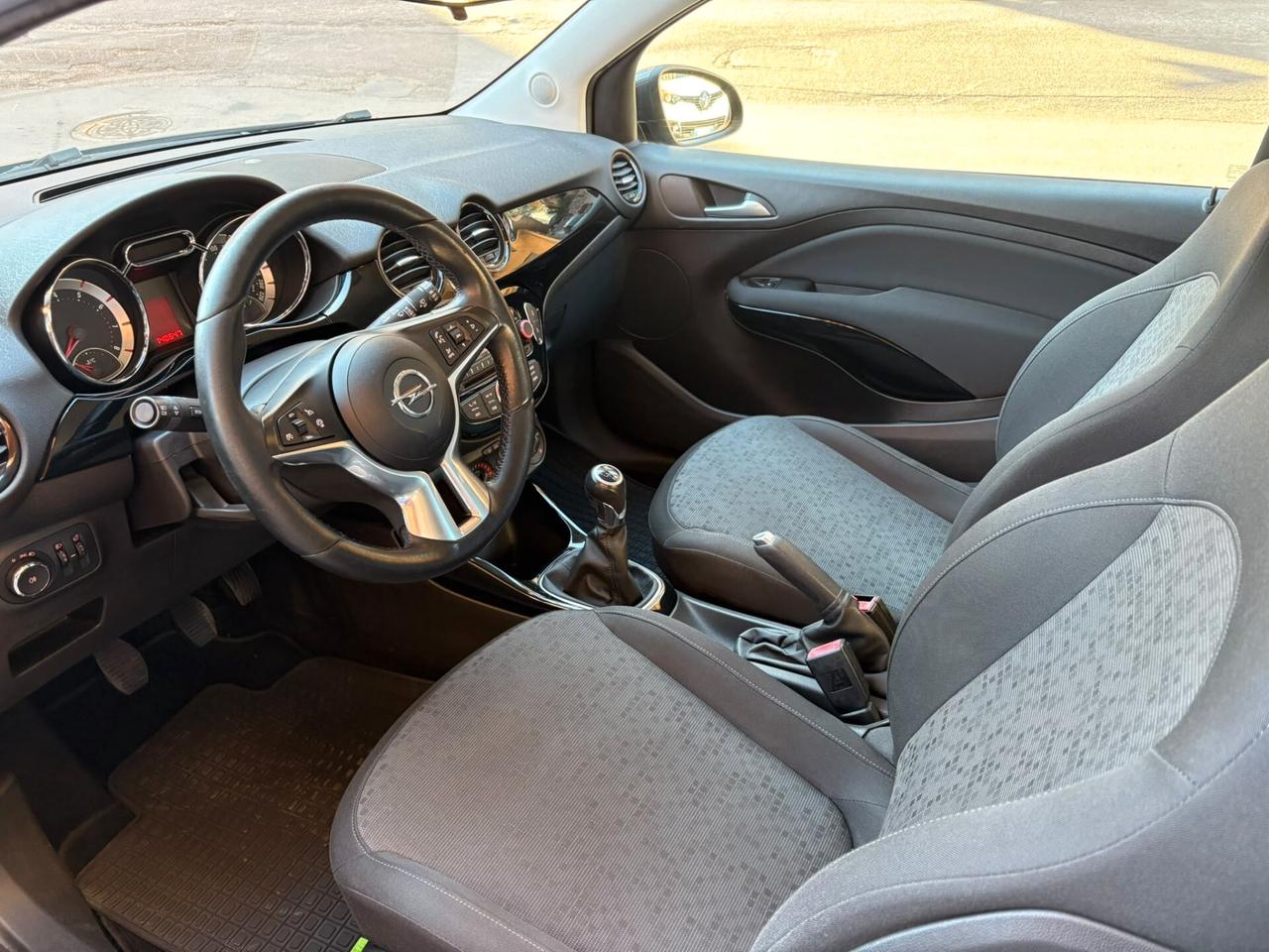 Opel Adam 1.2 70 CV
