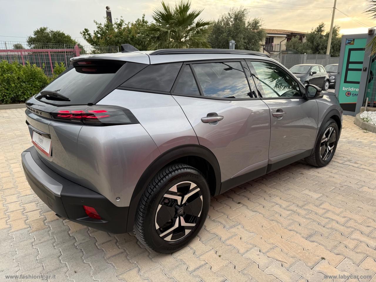 PEUGEOT 2008 PureTech 100 S&S Allure