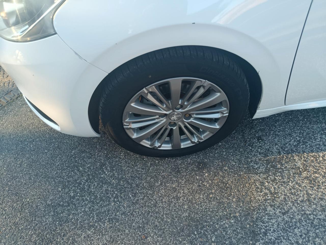 Peugeot 208 BlueHDi 75 3 porte Active