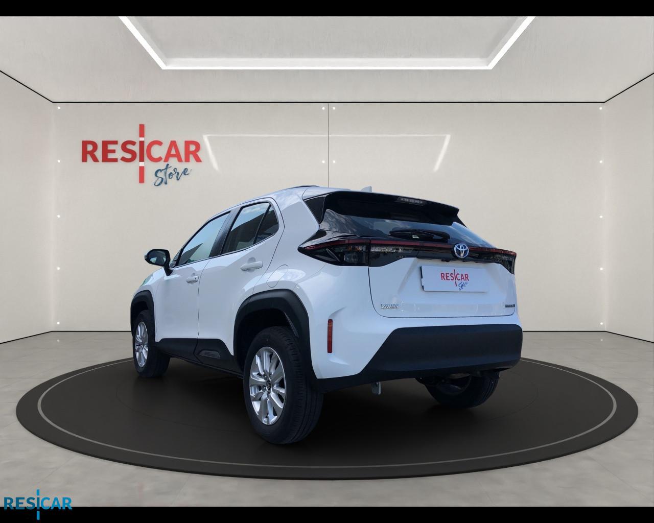 TOYOTA Yaris Cross 1.5h Active fwd 116cv e-cvt