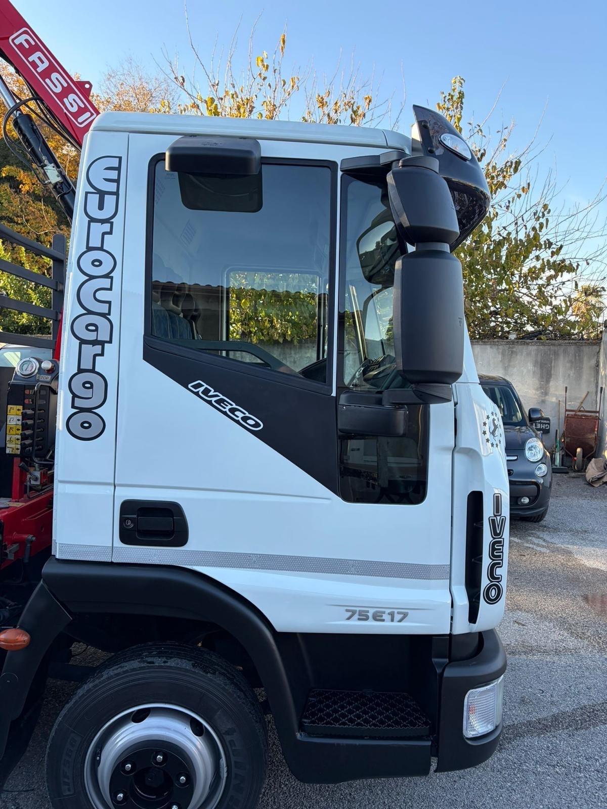 Iveco Eurocargo 75e17 cassone con gru fissa-2006