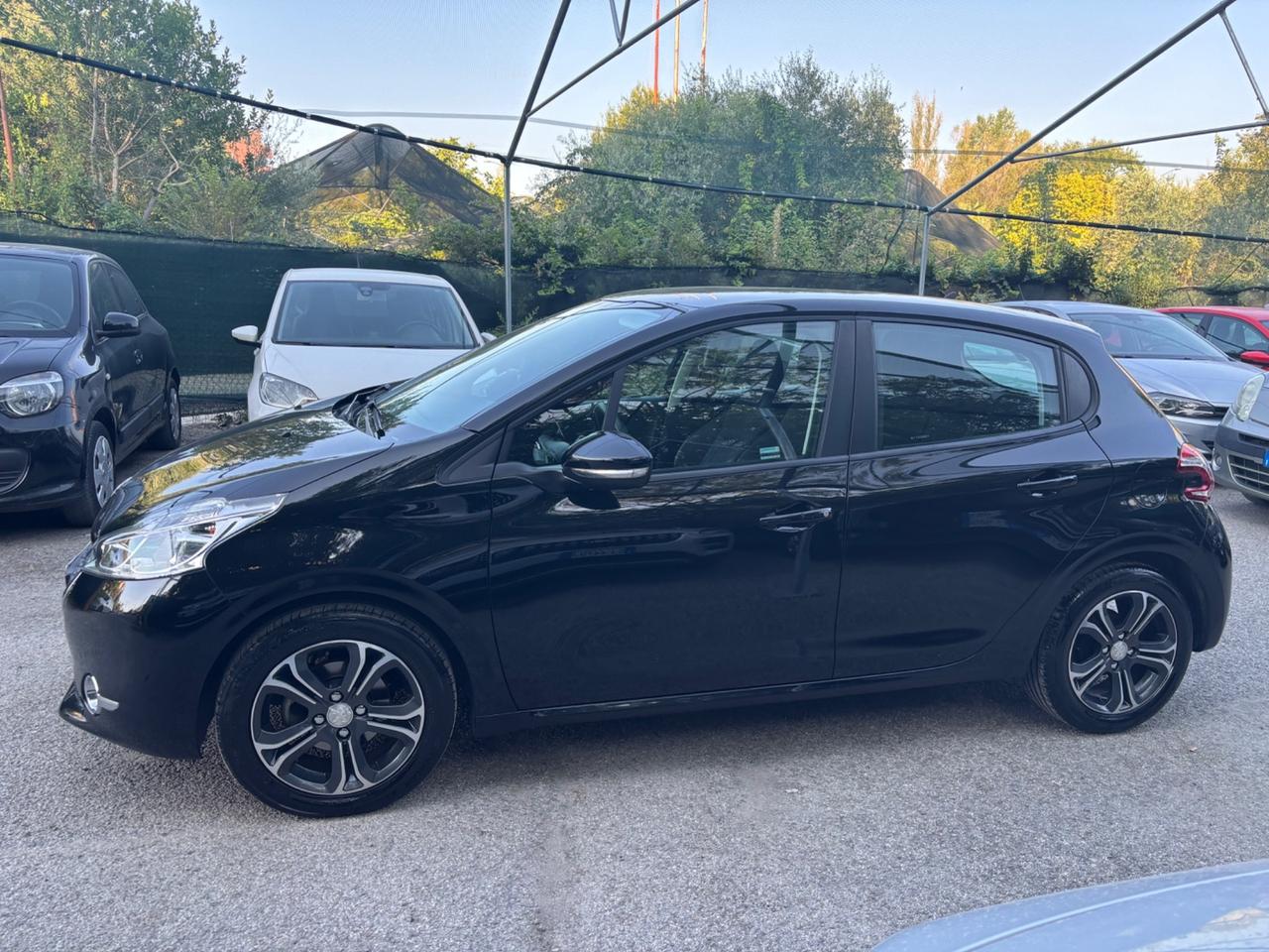 Peugeot 208 1.4 HDi 5 porte Allure OK NEOPATENTATI
