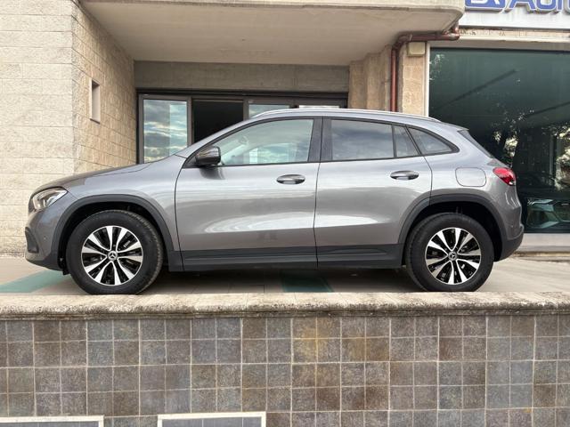 MERCEDES-BENZ GLA 180 d Automatic Business Extra