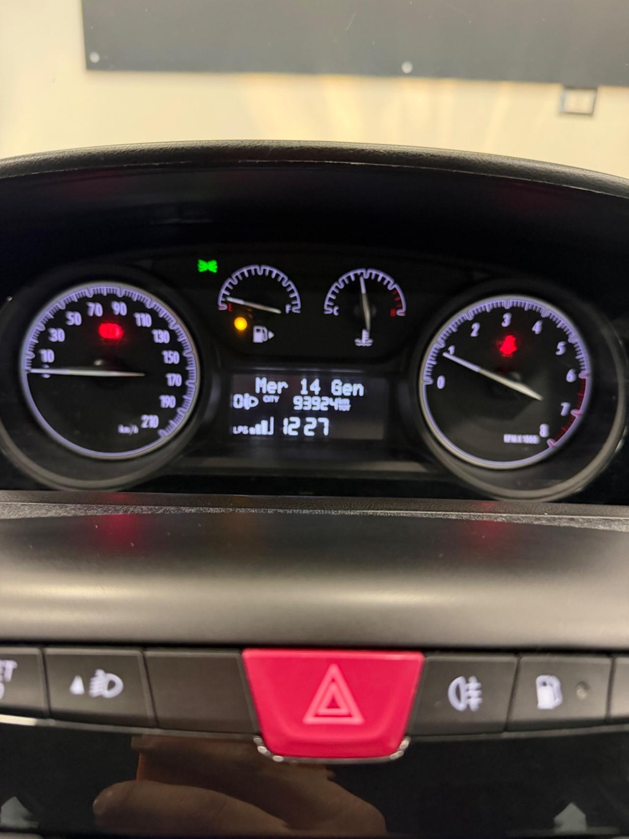 Lancia Ypsilon Elefantino Blu Gpl casa madre