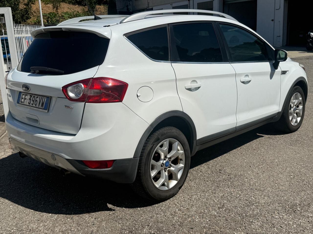 Ford Kuga Kuga+ 2.0 TDCi 140 CV 2WD DPF