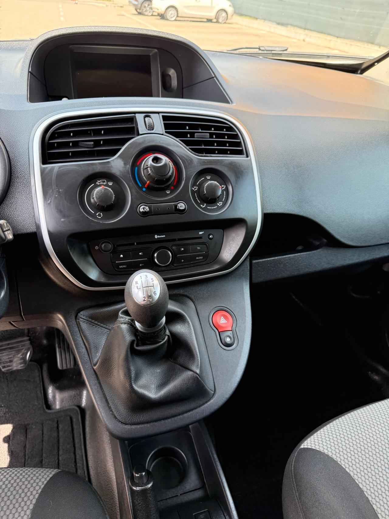 Renault Kangoo 1.5 dci - NEOPATENTATI - 12 MESI DI GARANZIA -