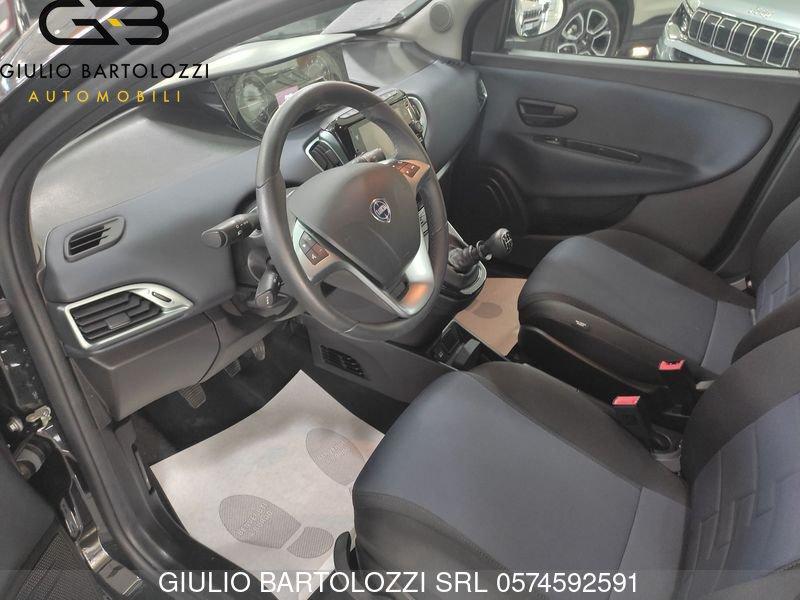 Lancia Ypsilon 1.0 FireFly 5 porte S&S Hybrid Platino