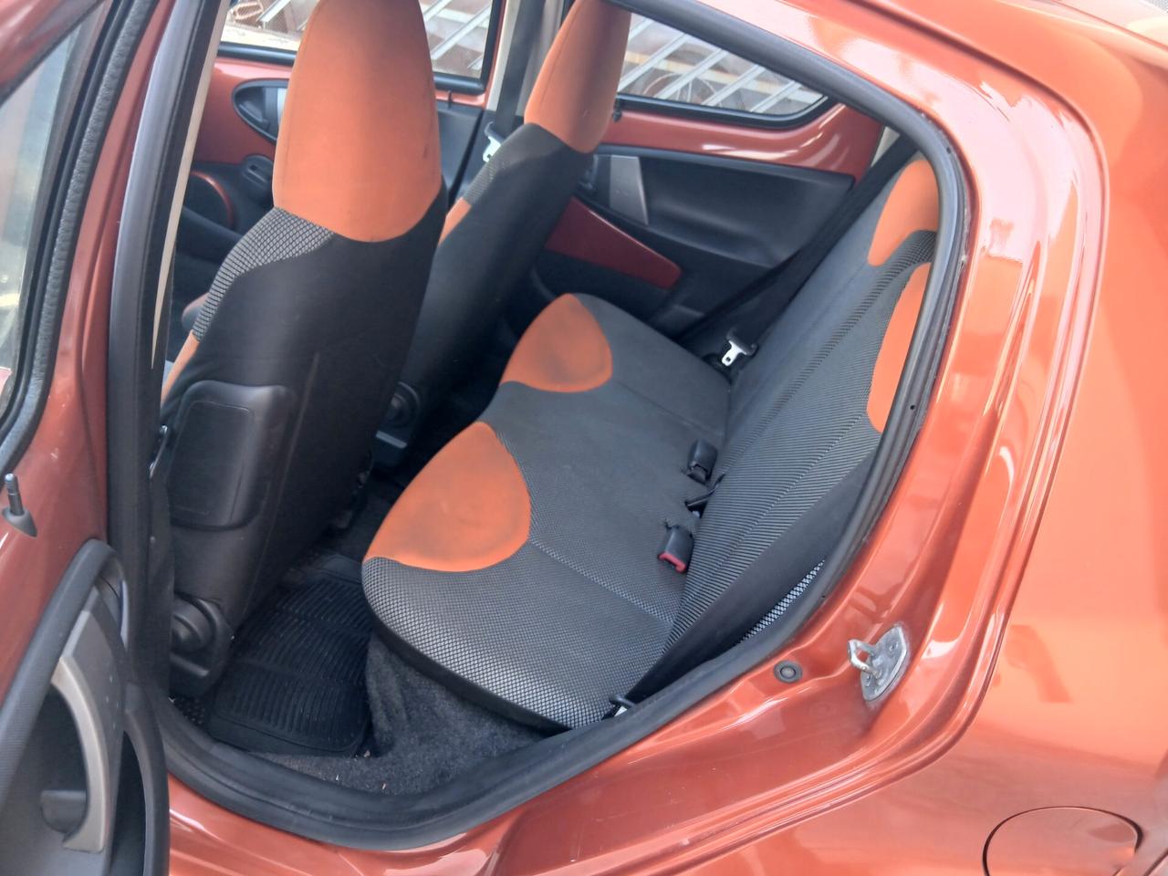 Toyota Aygo 1.0 12V VVT-i 5 porte Orange Connect