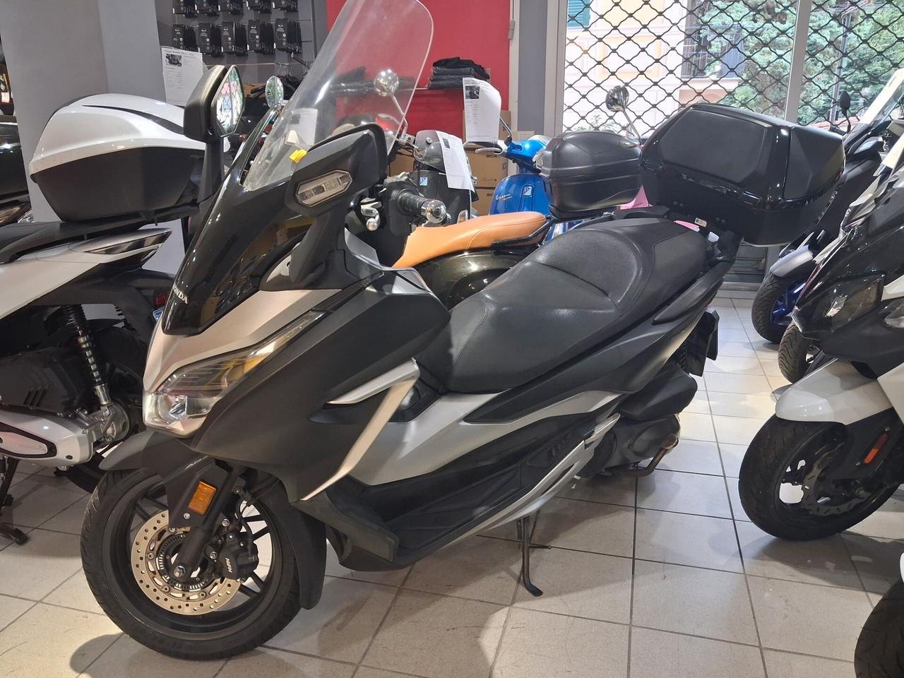 Honda Forza 300 ABS
