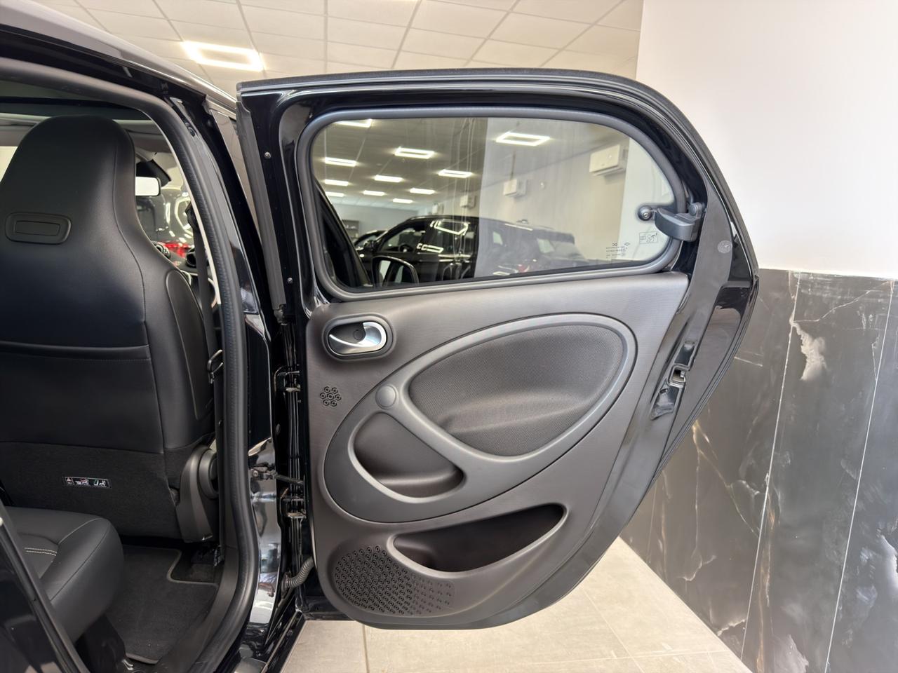 Smart forfour 1.0 Prime 71cv - Unipro - Promo Finanziamento - Schermo - Retrocamera - Tetto panoramico - Sedili riscaldatili