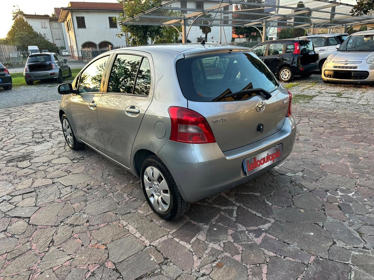 Toyota Yaris 1.0 5 porte Sol