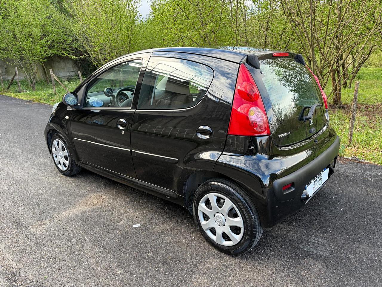 Peugeot 107 1.0 Benzina 68CV 5p. Plaisir automatica