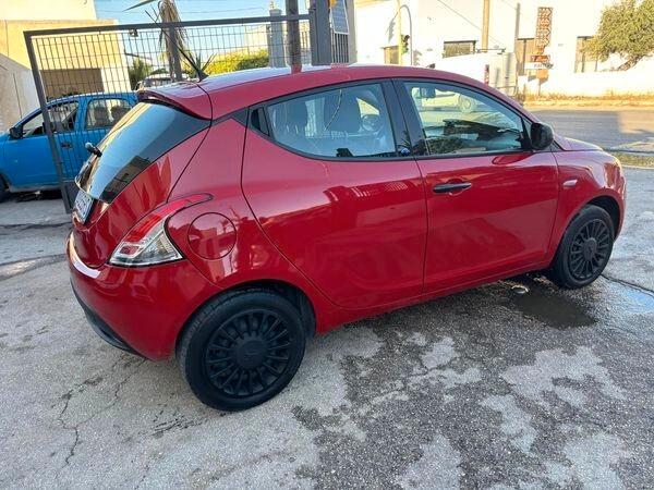 Lancia Ypsilon 1.2 69 CV 5 porte S&S Gold