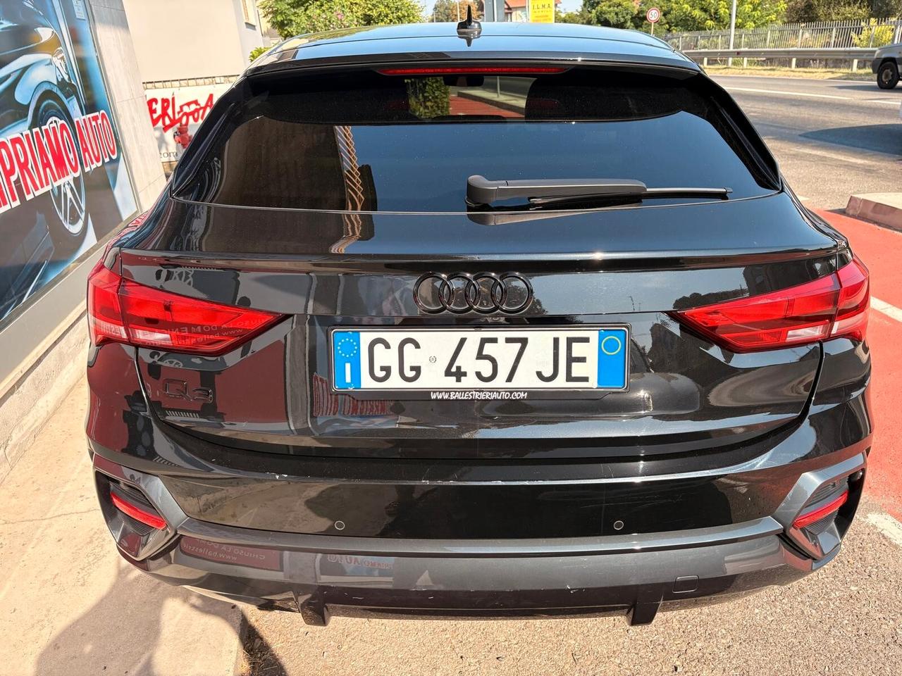 Audi Q3 35 TFSI Business Advanced Black Edition