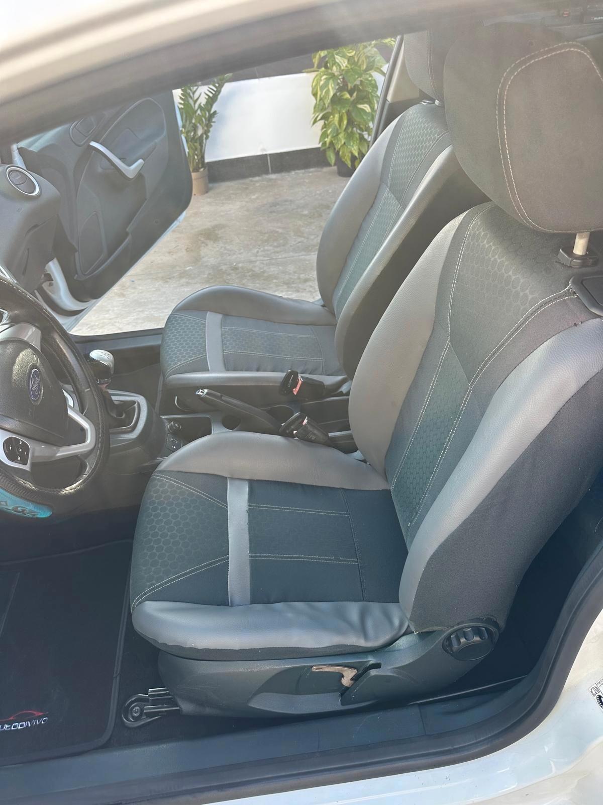 Ford Fiesta 1.4 TDCi 68CV 3 porte Titanium