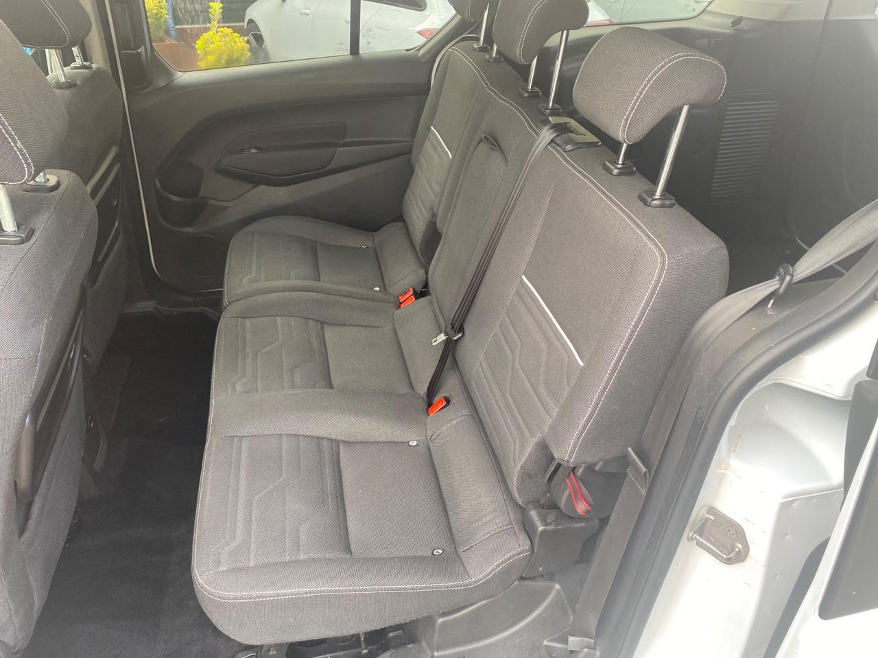 Ford Tourneo Connect 1.5 TDCi 120 CV Powershift Titanium
