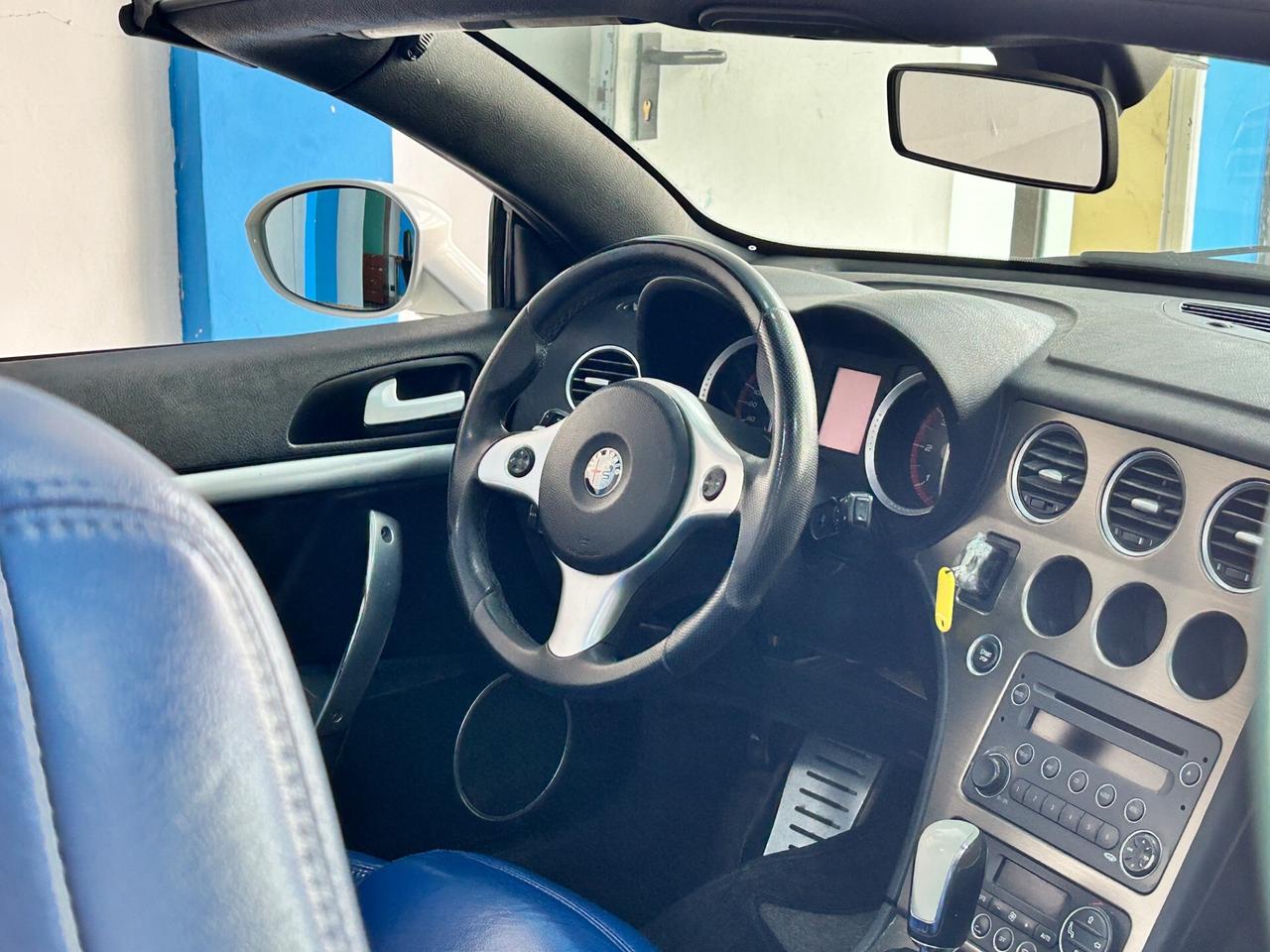 Alfa Romeo Spider 2.4 JTDm 200CV Q-Tronic