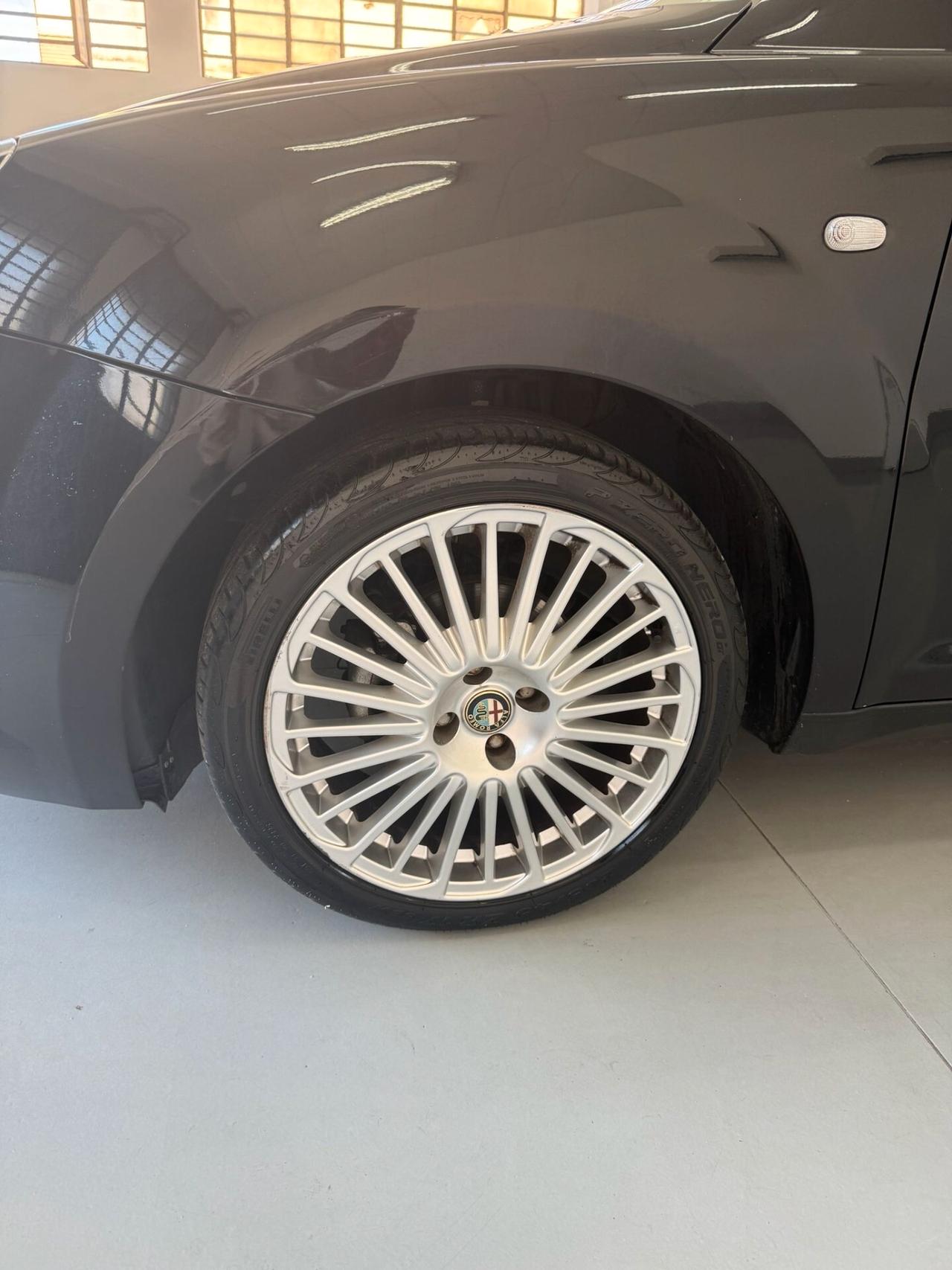 Alfa Romeo MiTo 1.4 105 CV M.air S&S Distinctive Sport Pack