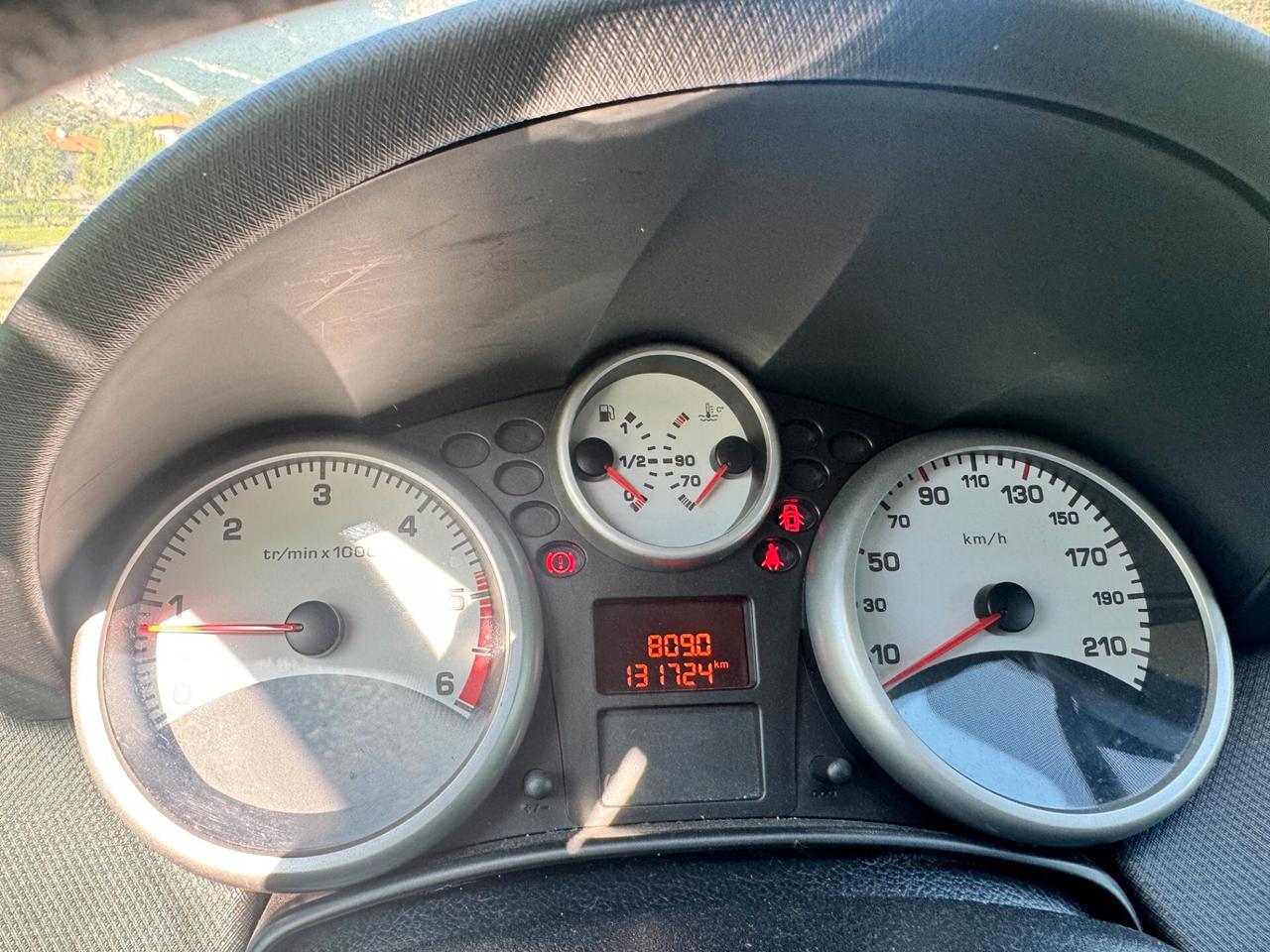 Peugeot 207 adatta a NEOPATENTATI
