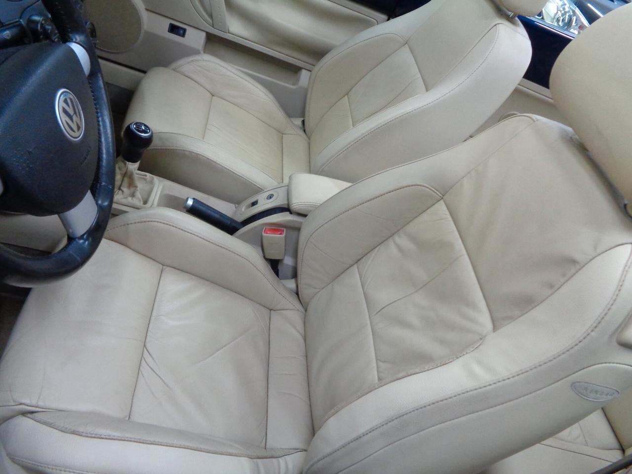 Volkswagen New Beetle 2.0 Cabrio