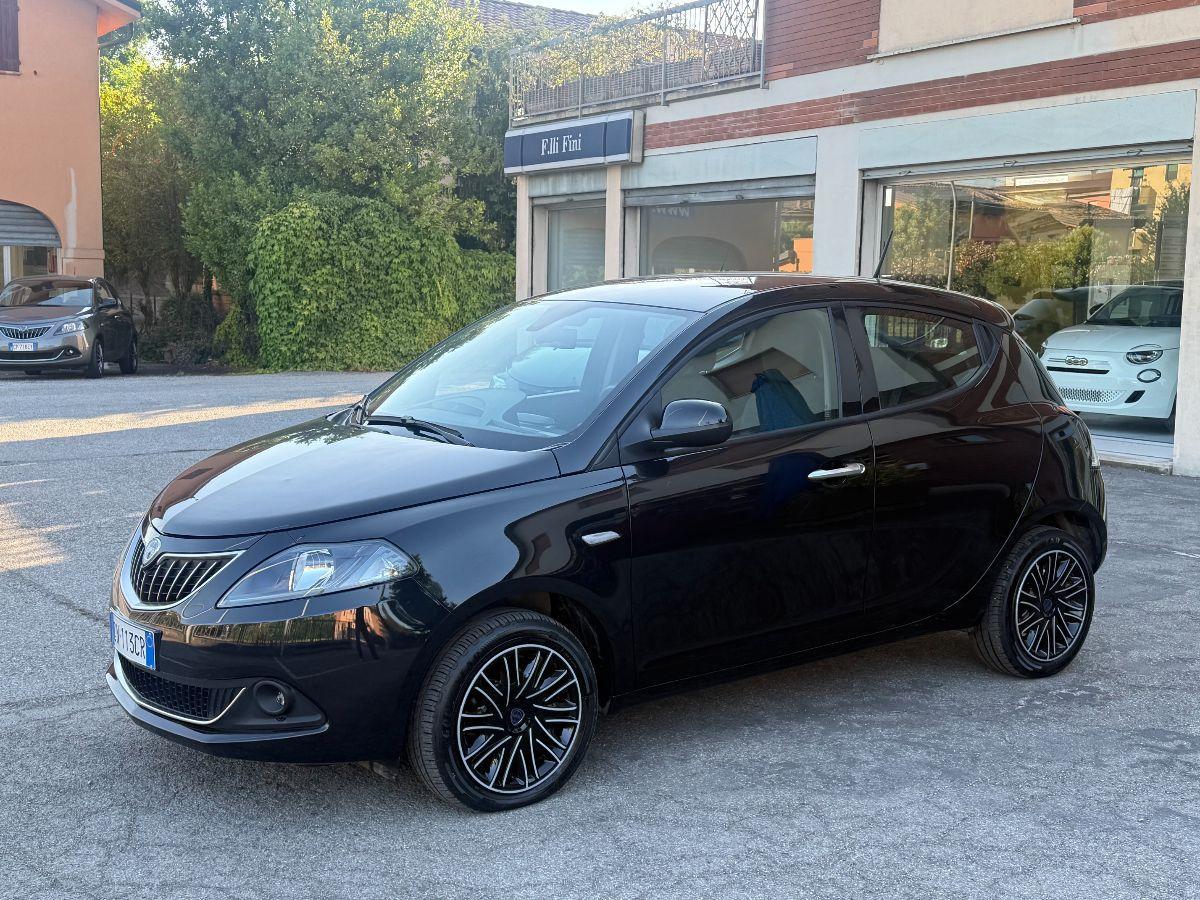LANCIA - Ypsilon - 1.0 FireFly 5p.S&S Hyb. Platino