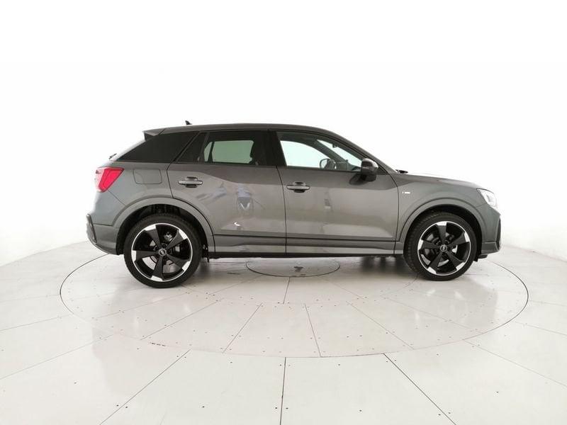 Audi Q2 30 2.0 tdi Identity Black