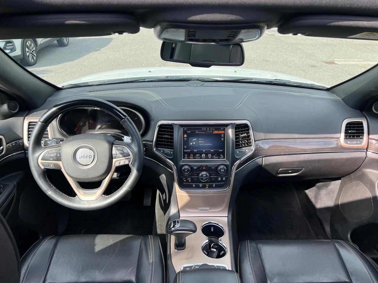 Jeep Grand Cherokee Overland FULL-OPTIONAL