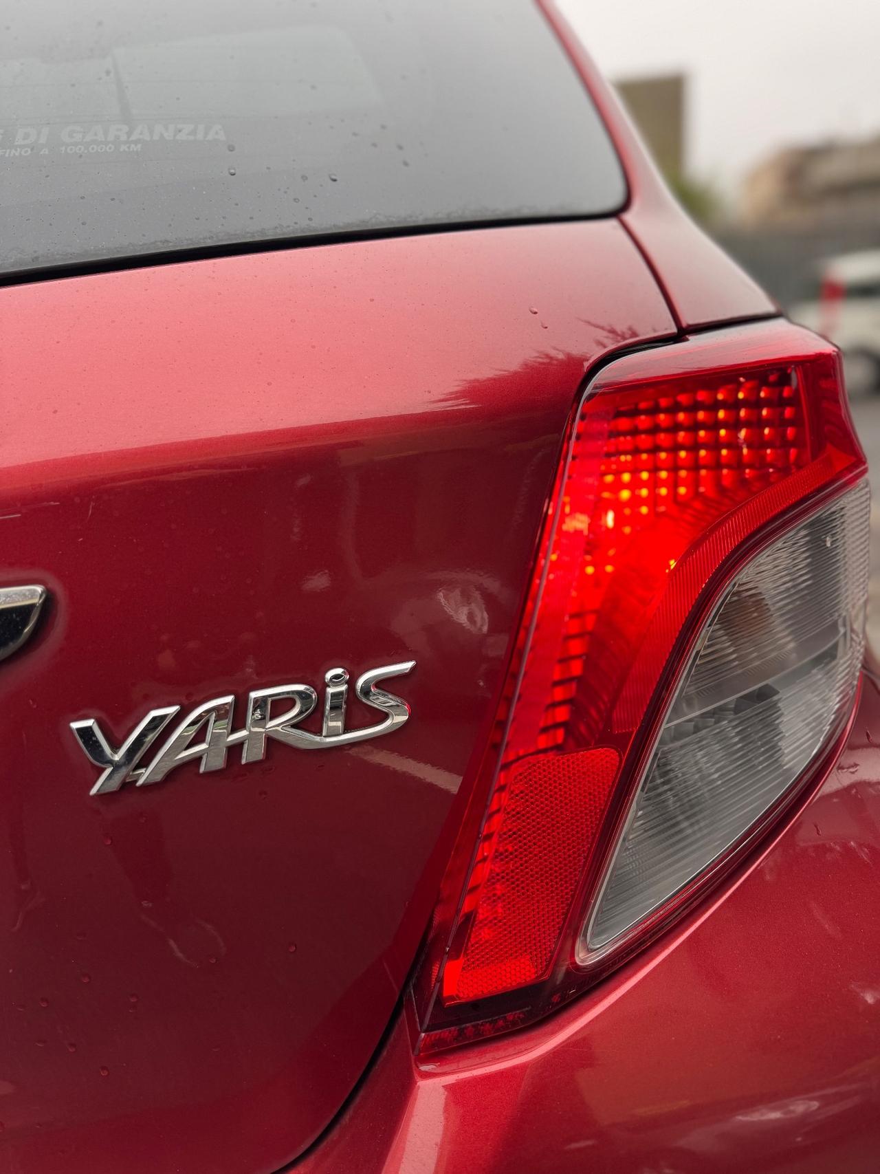 Toyota Yaris 1.3 3 porte Lounge CVT Stop & Start