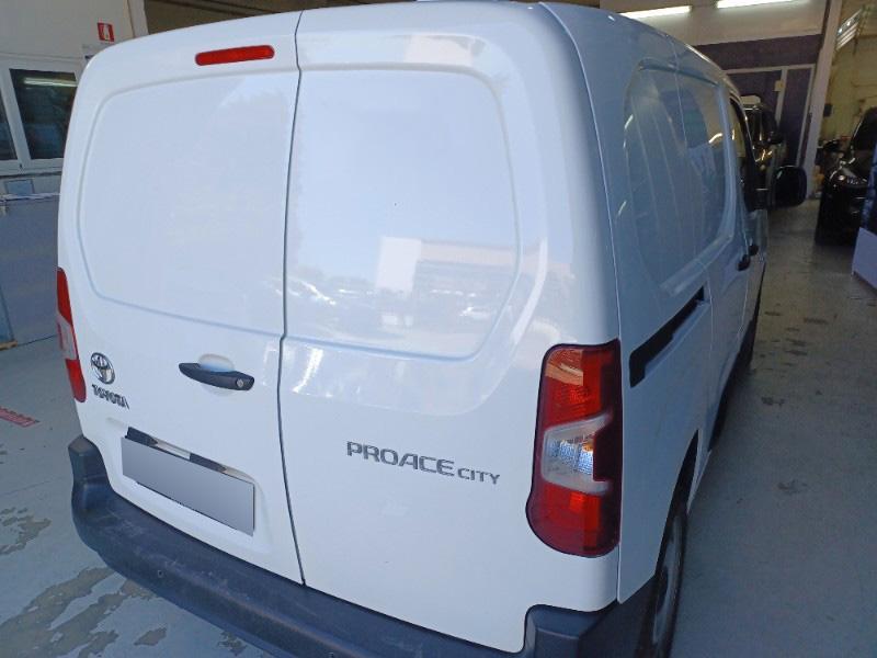 Citroen Berlingo Toyota Proace City 1.5d 100cv L2 S 10q Comfort