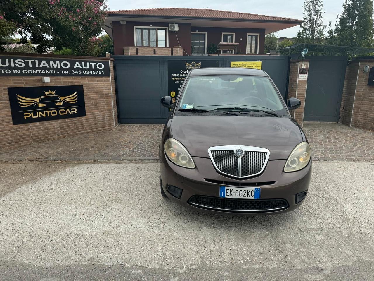 Lancia Ypsilon 1.2 69 CV Unyca