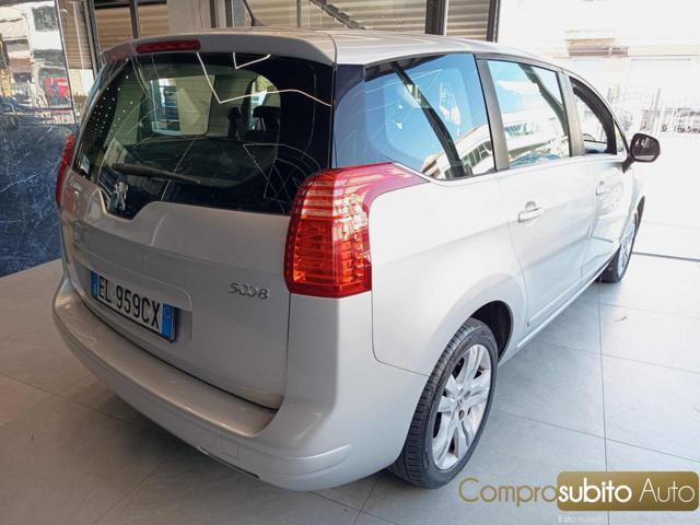 PEUGEOT 5008 1.6 HDi 7 POSTI