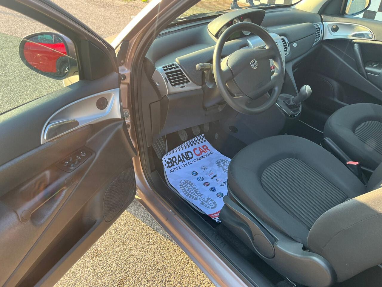 Lancia Ypsilon 1.3 MJT 75 CV Elle Unipro 2010