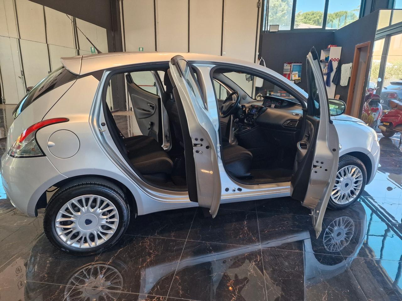 Lancia Ypsilon 1.2 BENZINA-GPL, 121 mila chilometri
